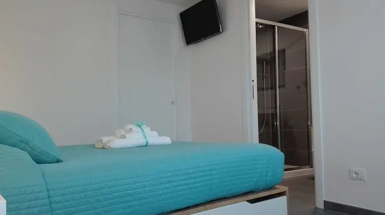 Exclusive Tek Büyük Yataklı Oda