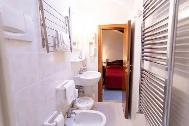 Üç Kişilik Oda, Banyolu/Duşlu