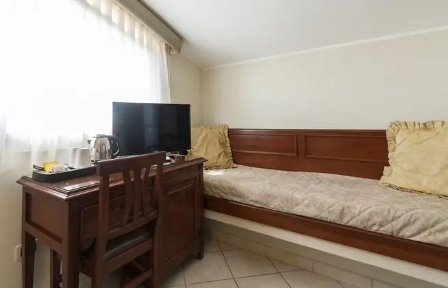 Üç Kişilik Oda