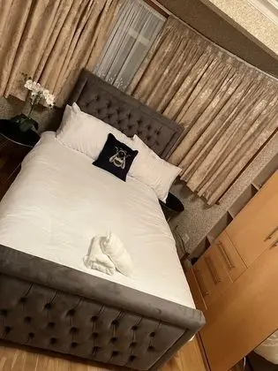 Luxury Tek Büyük Yataklı Oda
