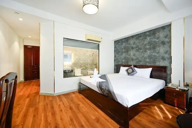 Deluxe Tek Büyük Yataklı Oda (with Bath)
