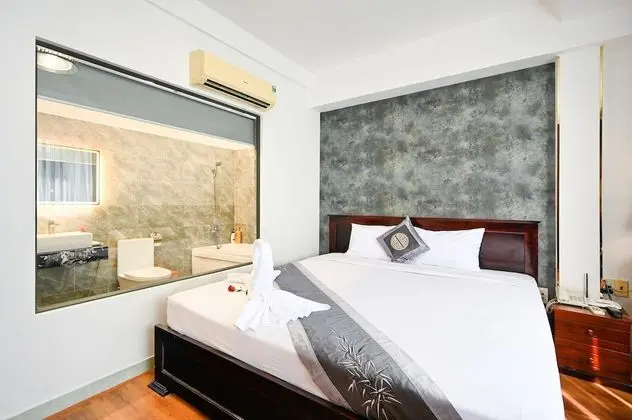 Deluxe Tek Büyük Yataklı Oda (with Bath)