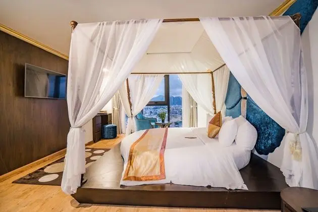 Çatı Katı Süiti (Penthouse) (Family)