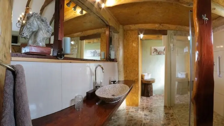 Luxury Stable Suite 1 with Sea View