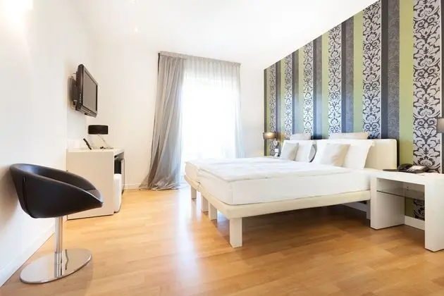 Room IN