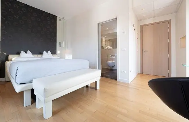Room IN