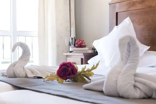 Basic Tek Büyük veya İki Ayrı Yataklı Oda