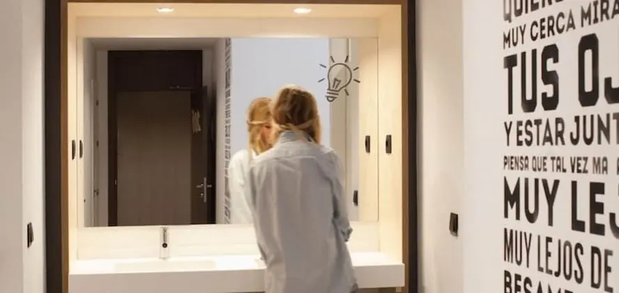 Ortak Ranzalı Oda, Karma Ranzalı Oda, Ortak Banyo (One bed)