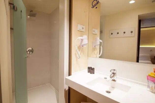 Ortak Ranzalı Oda, Karma Ranzalı Oda, Özel Banyo (1 bed in a 8 bedroom)