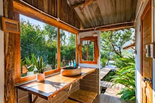 Tek Büyük Yataklı Oda, Ortak Banyo