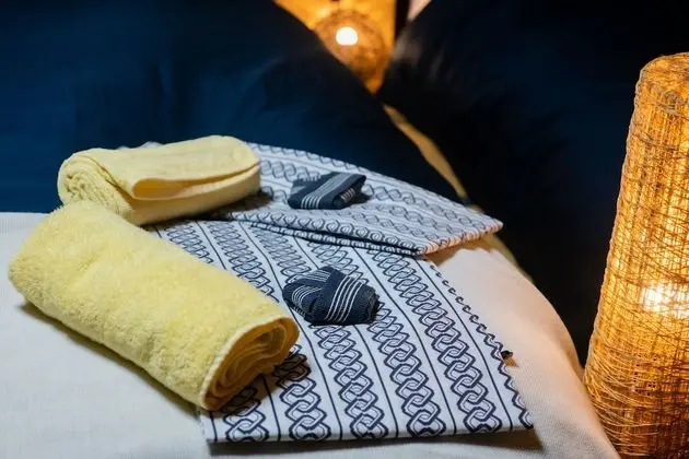 İki Ayrı Yataklı Oda, Ortak Banyo (Western Style)