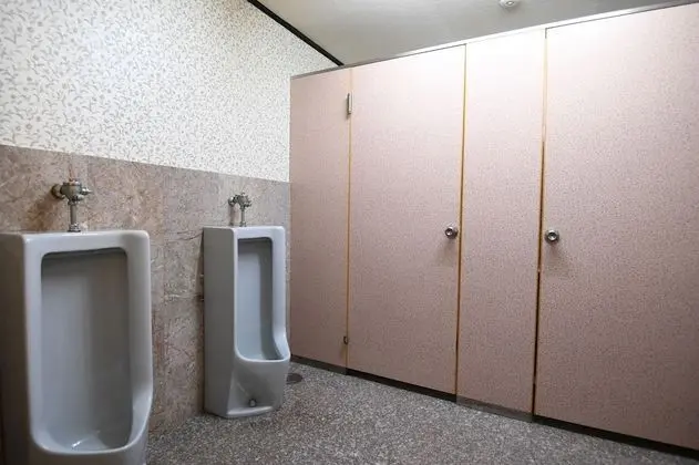Üç Kişilik Oda, Ortak Banyo (Western Style)