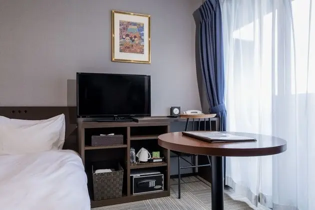 İki Ayrı Yataklı Oda, Sigara İçilmez, Nehir Manzaralı