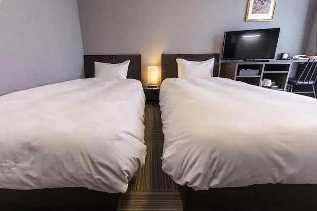 İki Ayrı Yataklı Oda, Sigara İçilmez, Nehir Manzaralı