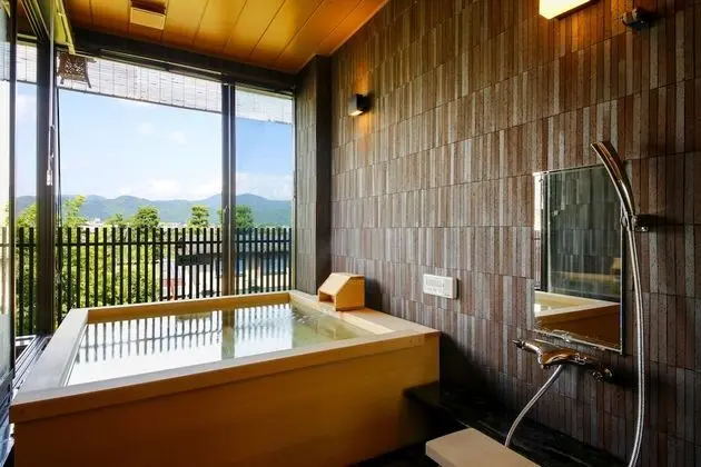 Traditional Oda, Sigara İçilmez, Nehir Manzaralı (Japanese style, Partial open-air bath)