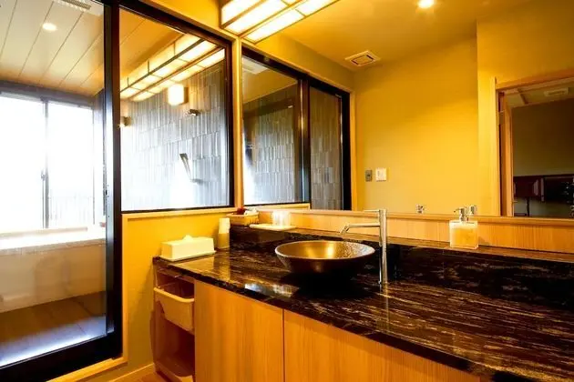 Traditional Oda, Sigara İçilmez, Nehir Manzaralı (Japanese style, Partial open-air bath)