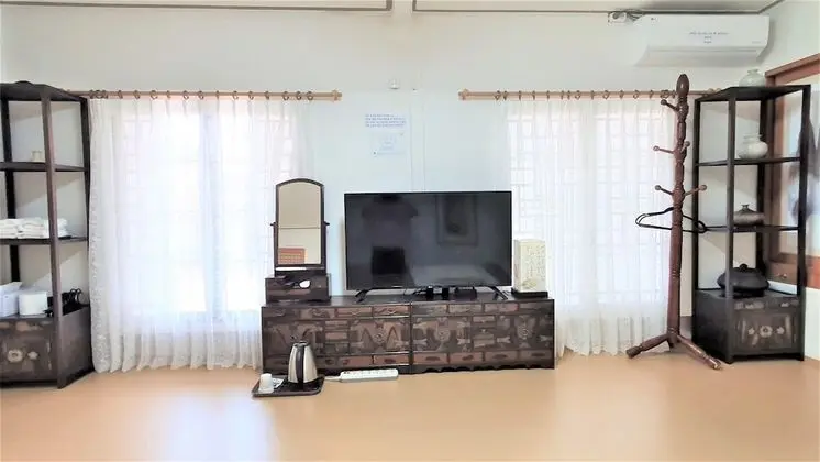 Traditional Oda (Large sarangbang)