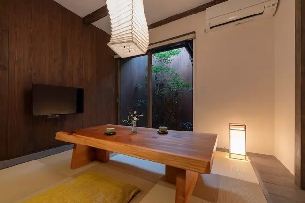 Ev (Private Machiya Townhouse)