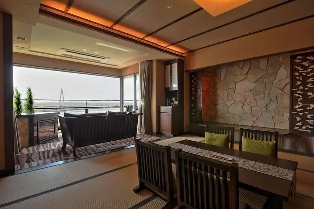 Süit, Sigara İçilmez, Nehir Manzaralı (Top Floor Open Air Bath, Teppanyaki)