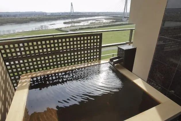 Süit, Sigara İçilmez, Nehir Manzaralı (Top Floor Open Air Bath, Teppanyaki)