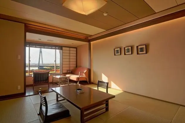 Traditional Oda, Sigara İçilmez, Nehir Manzaralı (Toyotei, Modern Japanese, Buffet Meal)