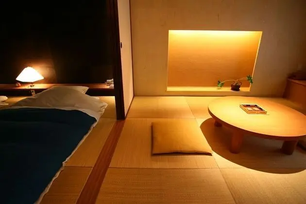 Traditional Oda, Özel Banyo (with private Japanese cypress bath)