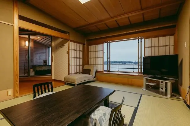 Traditional Oda, Sigara İçilebilir (Japanese-Style, Open Air Bath)