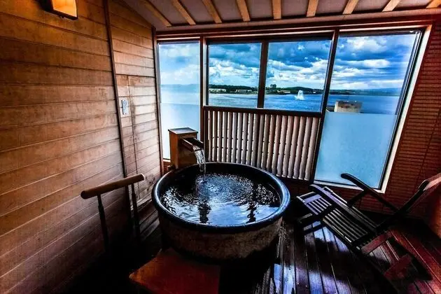 Traditional Oda, Sigara İçilmez (Japanese-Style, Open Air Bath)