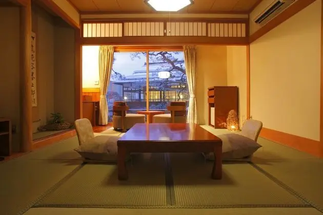 Traditional Oda (Japanese Style, 3 Guests)