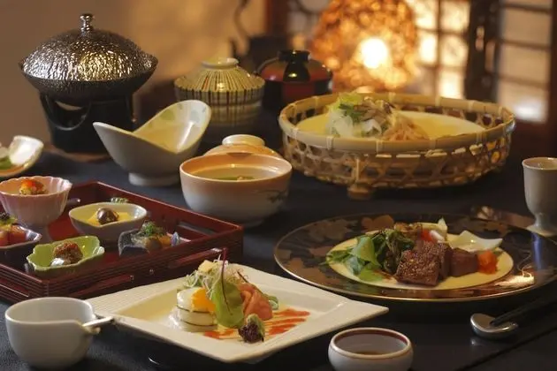 Traditional Oda (Japanese Style, 6 Guests)