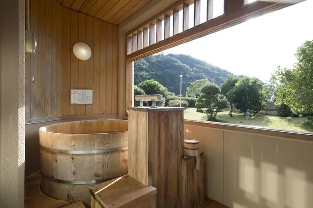 Oda, Sigara İçilmez (Japanese Western Style, Open Air Bath)