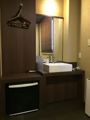 İki Ayrı Yataklı Oda, Sigara İçilmez