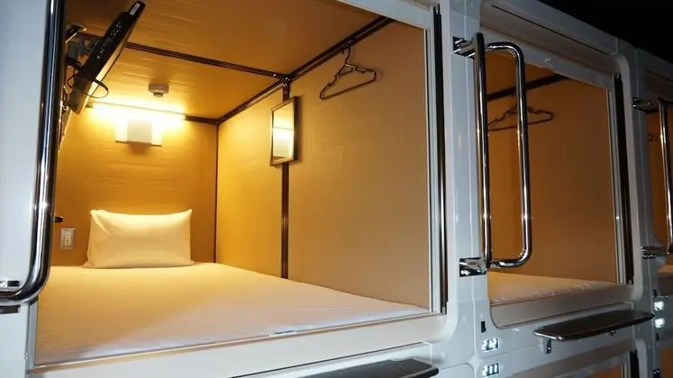 Ortak Ranzalı Oda, Sadece kadınlar için (Capsule Unit with TV (Cashless))