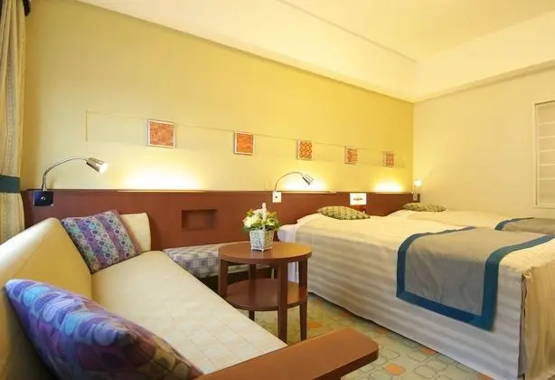 Standard Oda, Sigara İçilmez (No Guarantee to Enter the Theme Park)