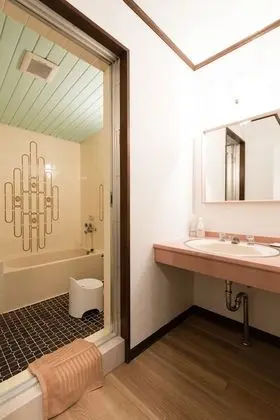 Traditional İki Ayrı Yataklı Oda (with Private Bath and Toilet)