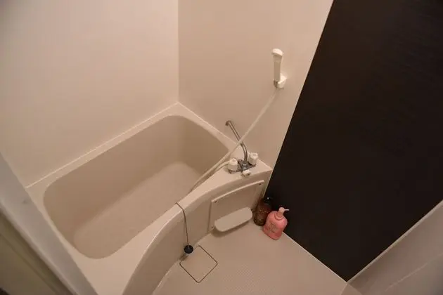 Dört Kişilik Oda, Ortak Banyo