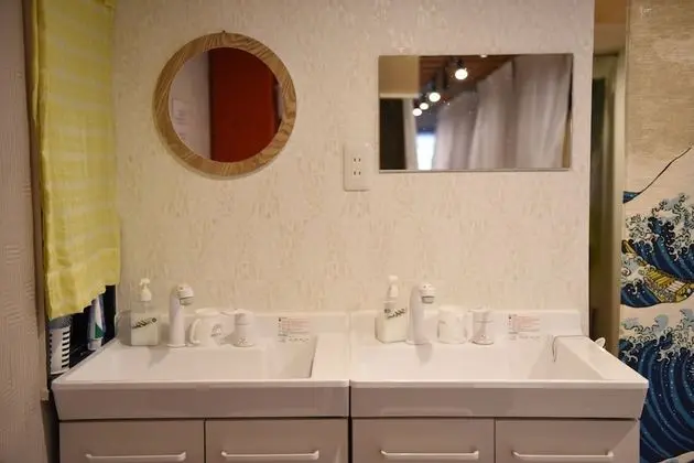 Dört Kişilik Oda, Ortak Banyo