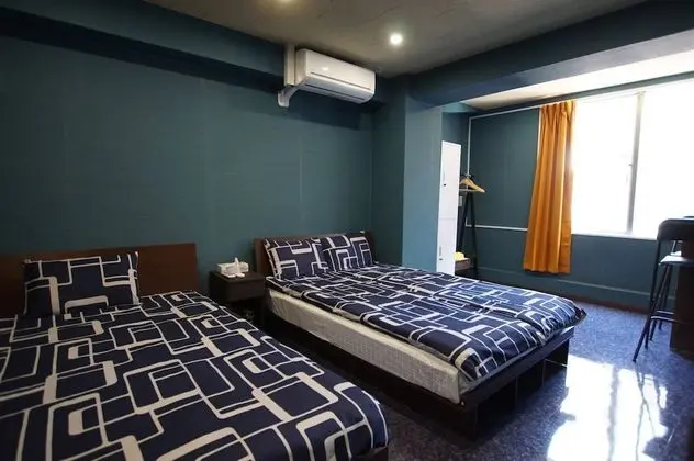 İki Ayrı Yataklı Oda, Ortak Banyo