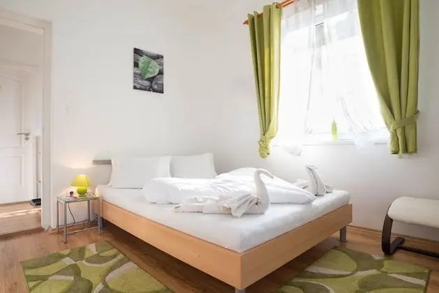 Tek Büyük Yataklı Oda, Balkon