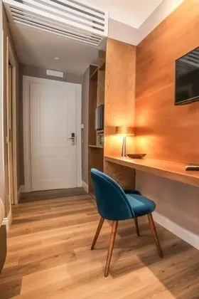 Deluxe Dört Kişilik Oda, Avlu Manzaralı