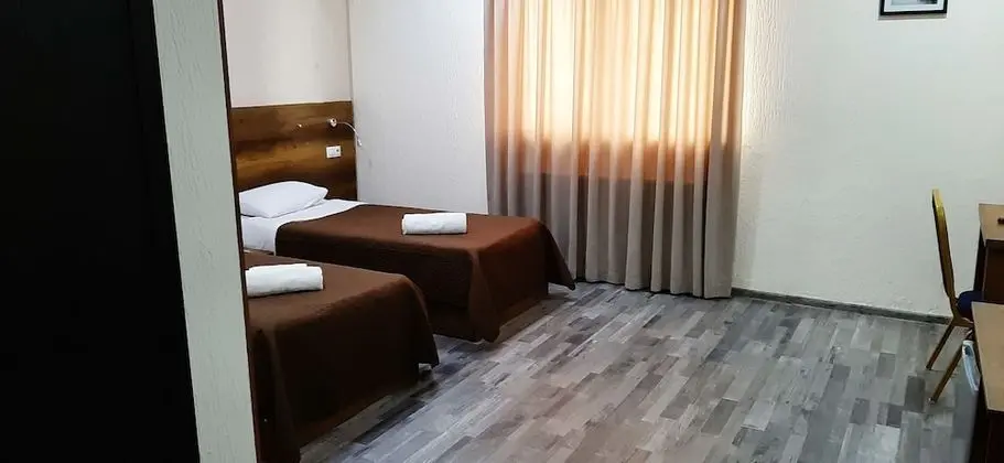 Basic Tek Büyük veya İki Ayrı Yataklı Oda, Birden Çok Yatak