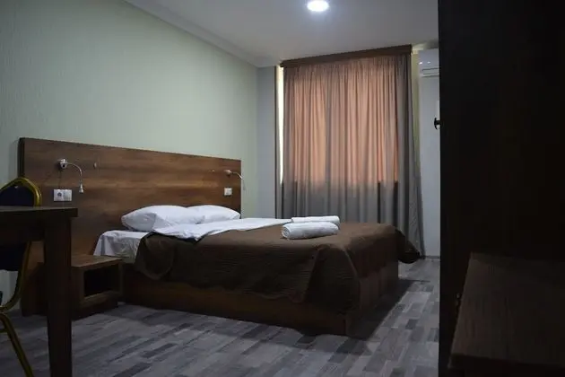 Basic Tek Büyük Yataklı Oda, 1 Büyük (Queen) Boy Yatak