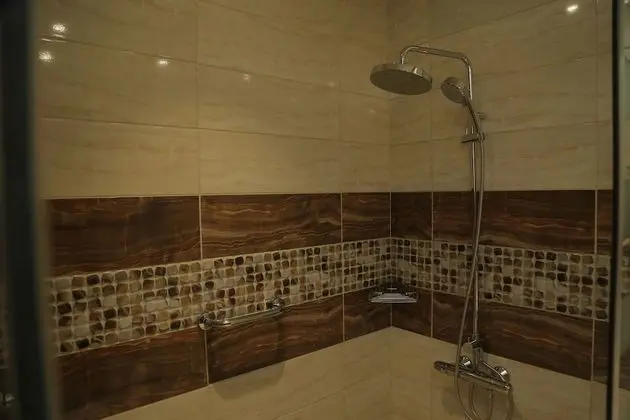Standard Oda, 1 Büyük (Queen) Boy Yatak, Şehir Manzaralı