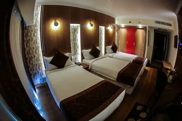 Üç Kişilik Oda, Şehir Manzaralı