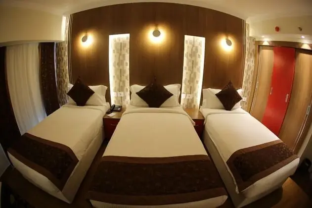 Üç Kişilik Oda, Şehir Manzaralı