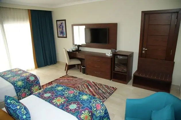 Deluxe Room Sea & Pool View
