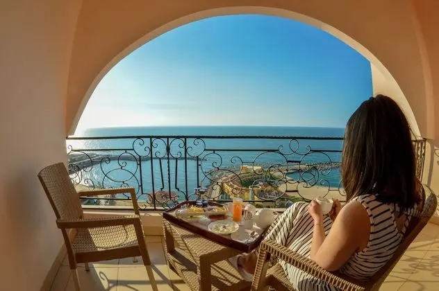 Special Offer - Deluxe Room with Frontal Sea View - Egyptians and Residents Only