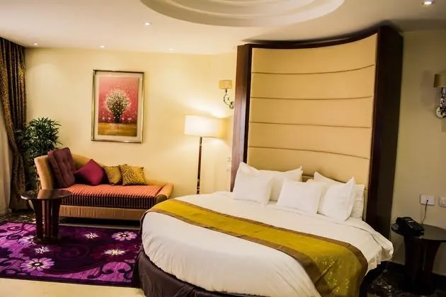Honeymoon suite with Sea & Pool view