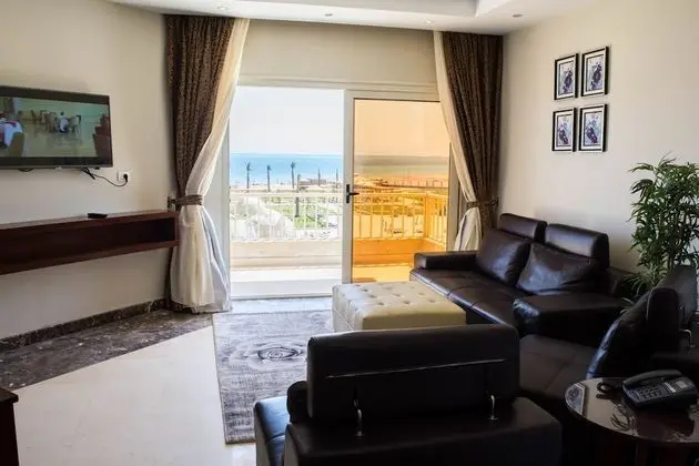 Honeymoon suite with Sea & Pool view