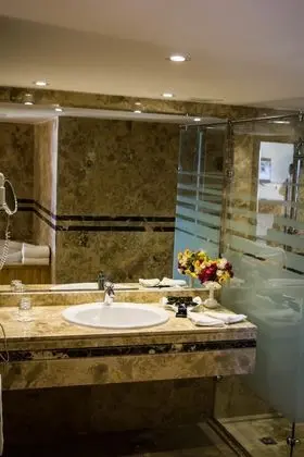 Honeymoon suite with Sea & Pool view